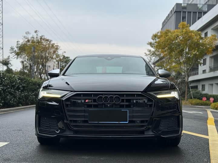 Фото 2 - Audi A6L