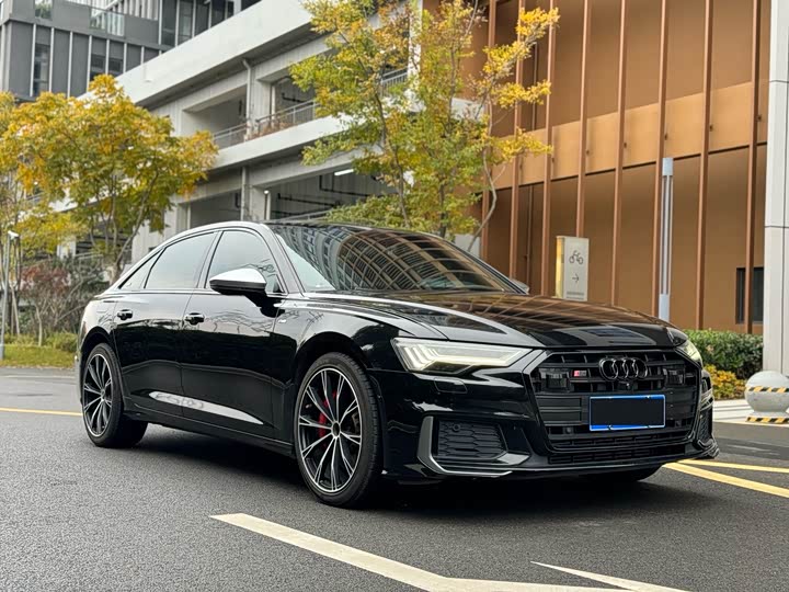Фото 3 - Audi A6L