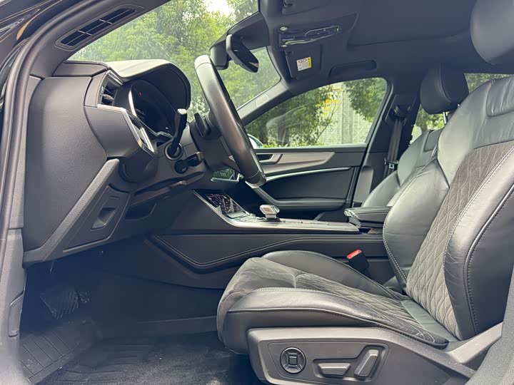 Фото 6 - Audi A6L