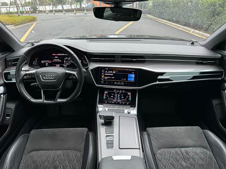 Фото 8 - Audi A6L