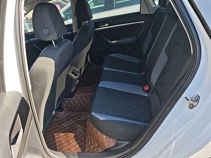 Фото 17 - Volkswagen Lavida