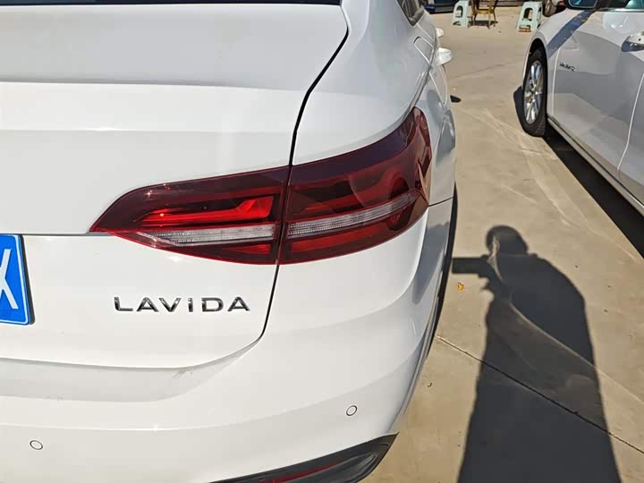 Фото 8 - Volkswagen Lavida