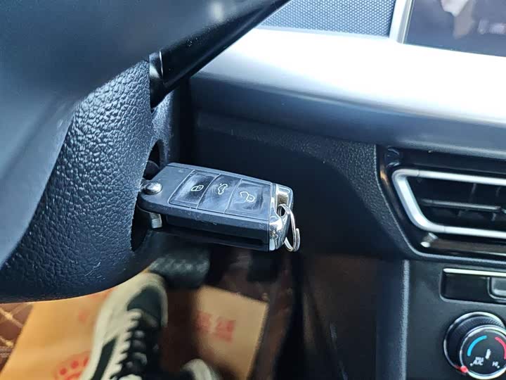 Фото 9 - Volkswagen Lavida