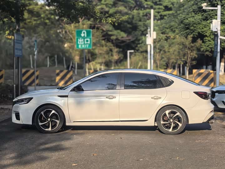 Фото 13 - MG Motor 6