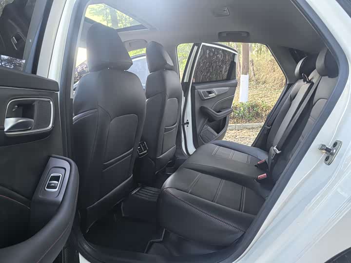 Фото 6 - MG Motor 6