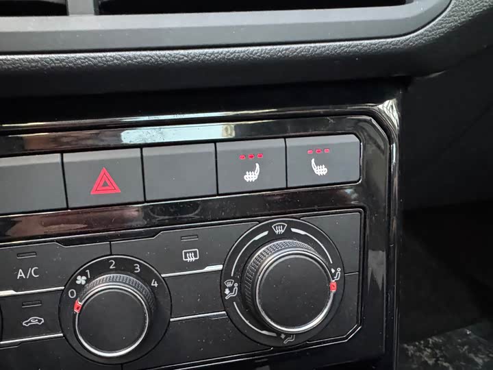 Фото 13 - Volkswagen Tacqua