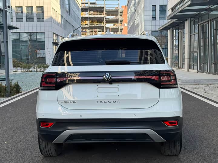 Фото 8 - Volkswagen Tacqua