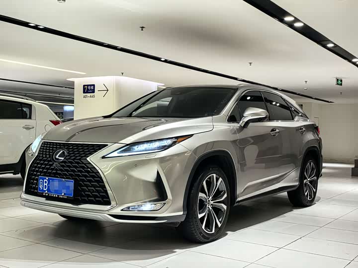 Фото 1 - Lexus RX