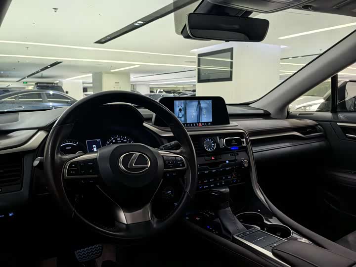 Фото 4 - Lexus RX