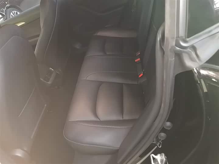 Фото 17 - Tesla Model 3