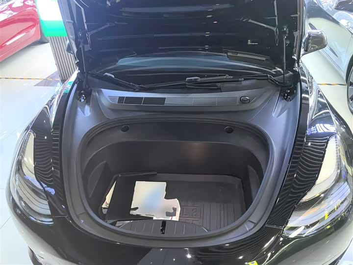 Фото 20 - Tesla Model 3