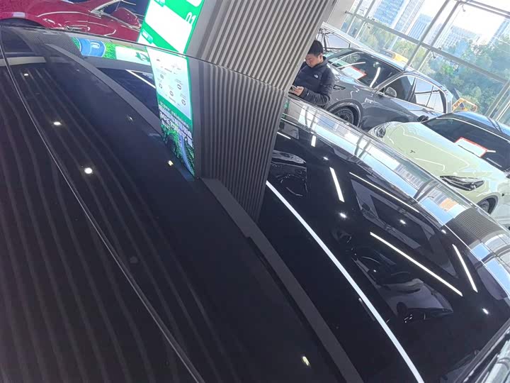 Фото 27 - Tesla Model 3