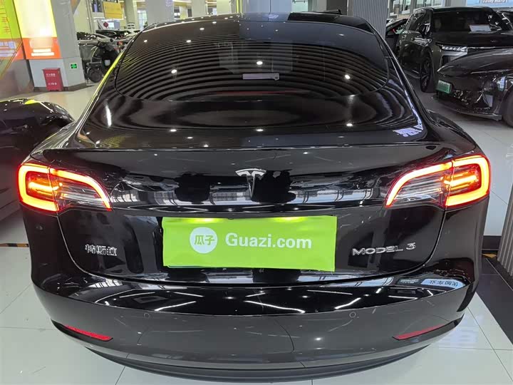 Фото 6 - Tesla Model 3