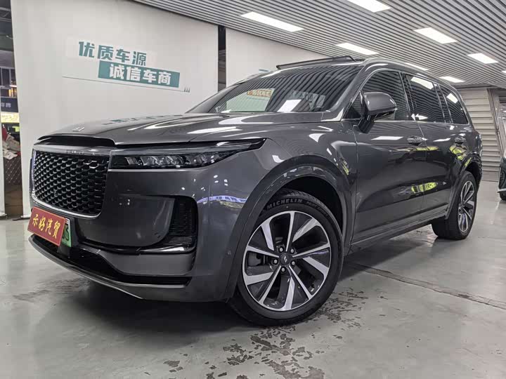 Фото 1 - LiXiang One