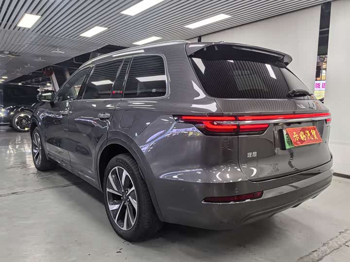 Фото 11 - LiXiang One