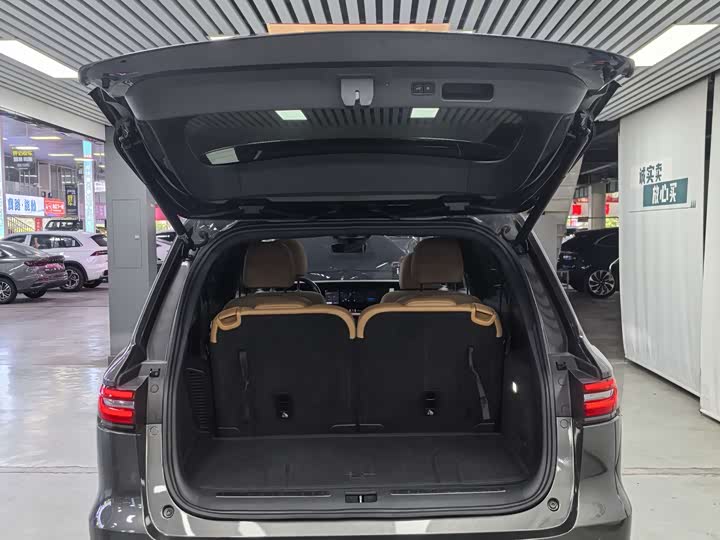 Фото 13 - LiXiang One