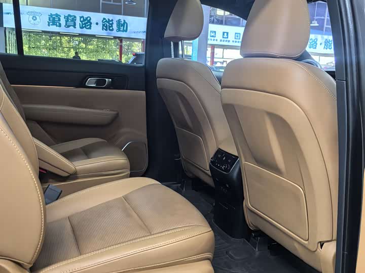 Фото 16 - LiXiang One