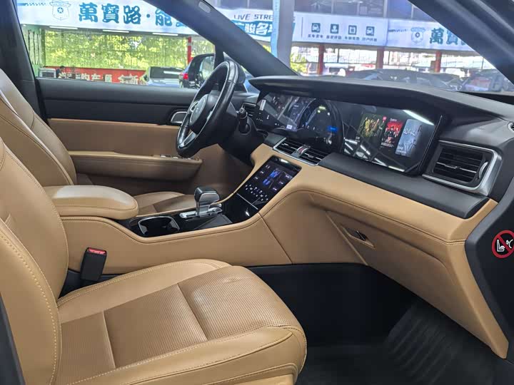 Фото 17 - LiXiang One