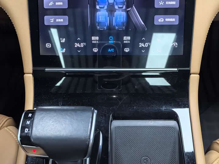 Фото 21 - LiXiang One