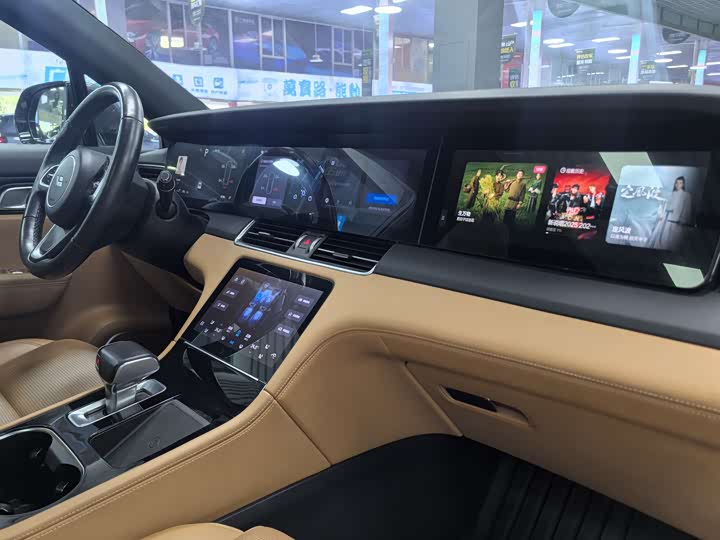 Фото 22 - LiXiang One