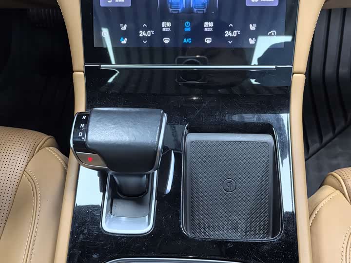 Фото 24 - LiXiang One