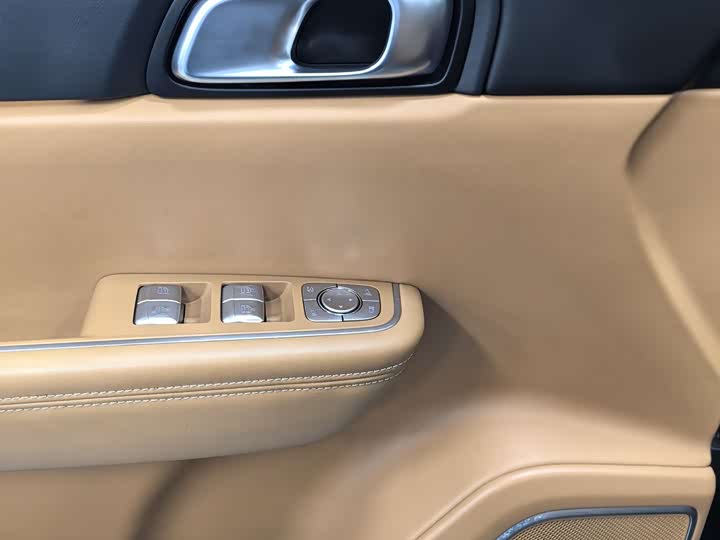 Фото 9 - LiXiang One