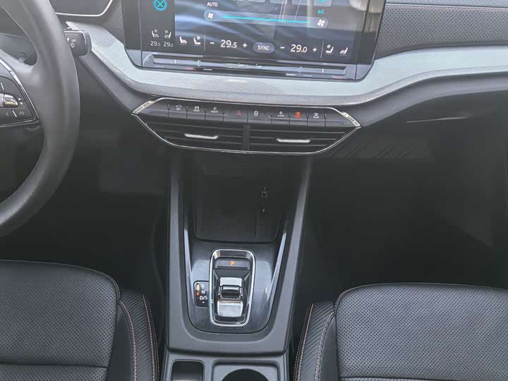 Фото 11 - Volkswagen T-Roc