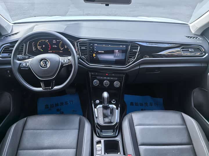 Фото 13 - Volkswagen T-Roc