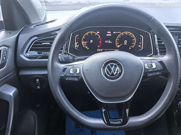 Фото 8 - Volkswagen T-Roc