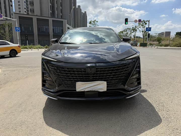 Фото 2 - Changan UNI-T