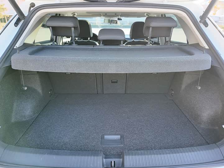 Фото 13 - Volkswagen T-Roc