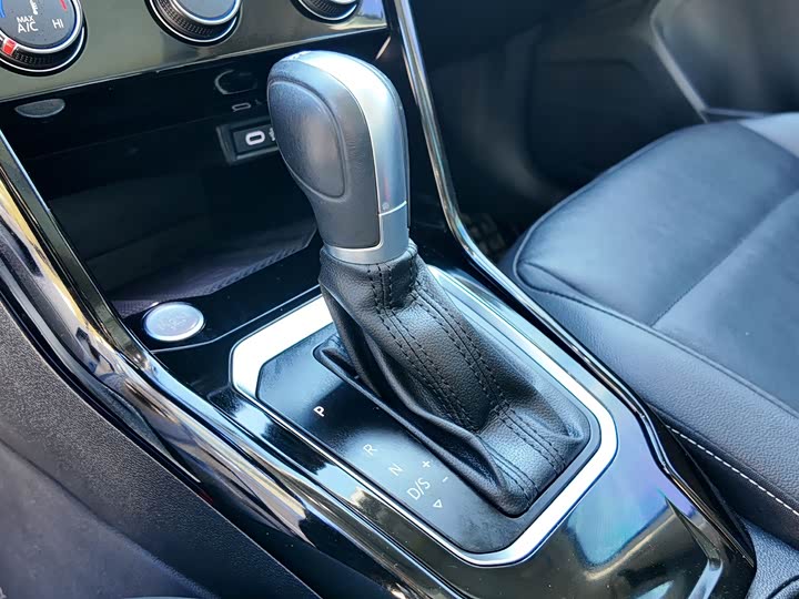 Фото 9 - Volkswagen T-Roc