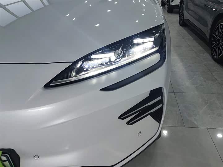 Фото 24 - BYD Song Plus Hybrid/EV