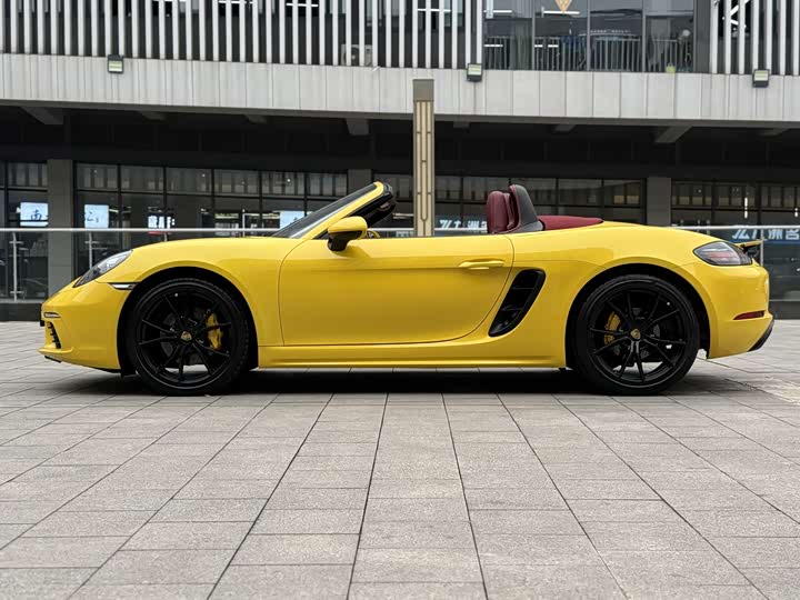 Фото 2 - Porsche 718