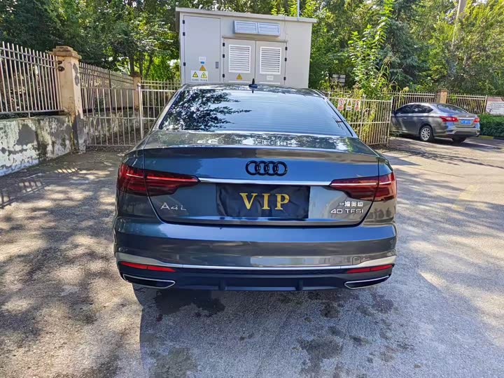 Фото 5 - Audi A4L