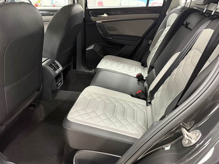 Фото 11 - Volkswagen Tayron