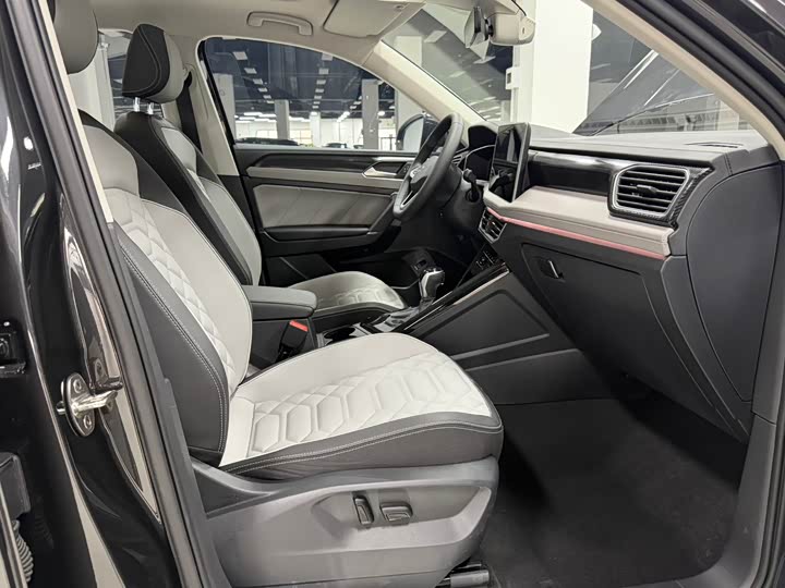 Фото 16 - Volkswagen Tayron