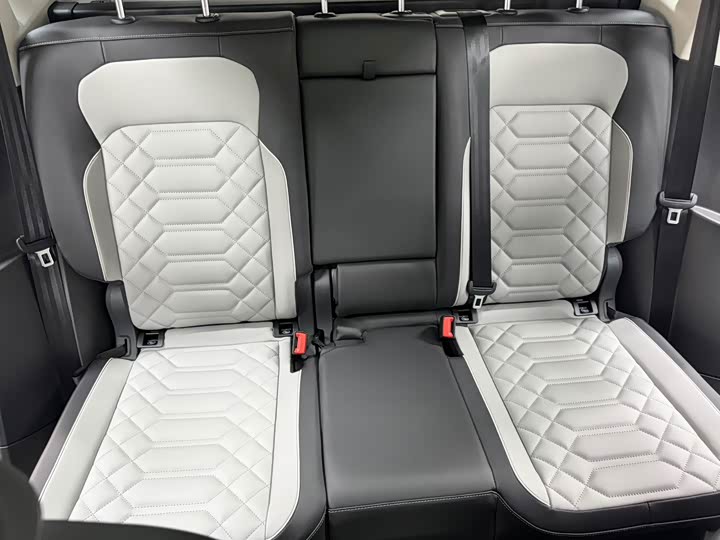 Фото 22 - Volkswagen Tayron