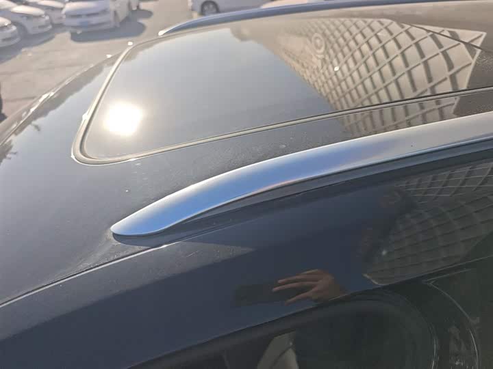 Фото 27 - Hongqi E-HS9