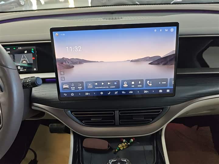 Фото 13 - Denza D9