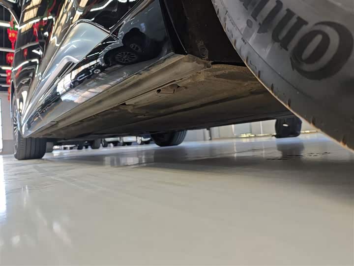 Фото 22 - Denza D9