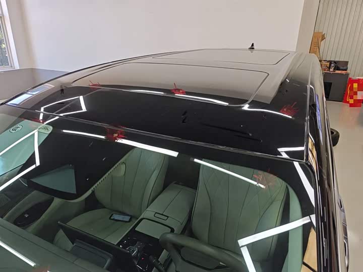 Фото 27 - Denza D9