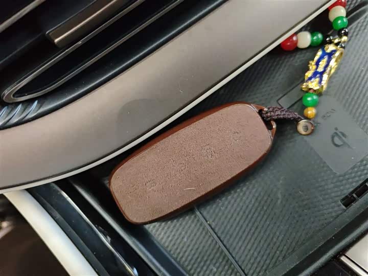 Фото 9 - Denza D9