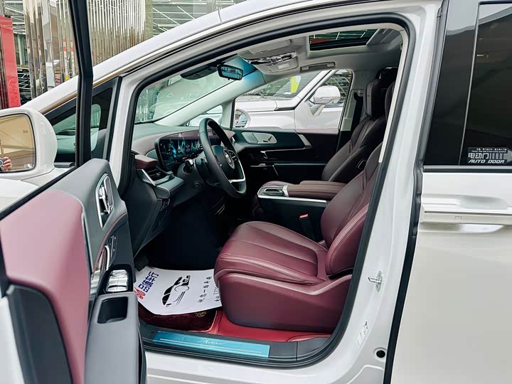 Фото 5 - Buick GL8 Century