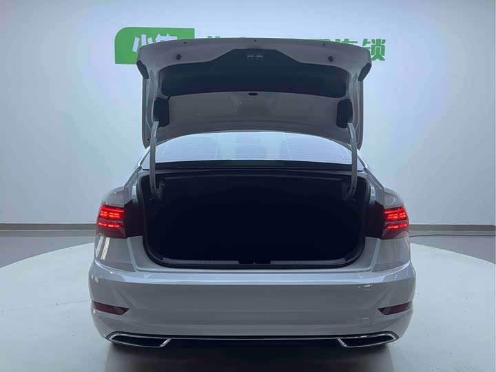 Фото 20 - Volkswagen Sagitar L