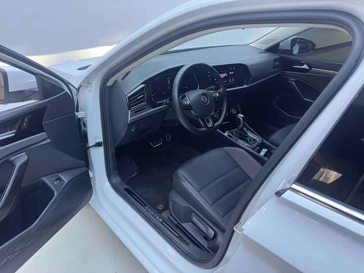 Фото 9 - Volkswagen Sagitar L