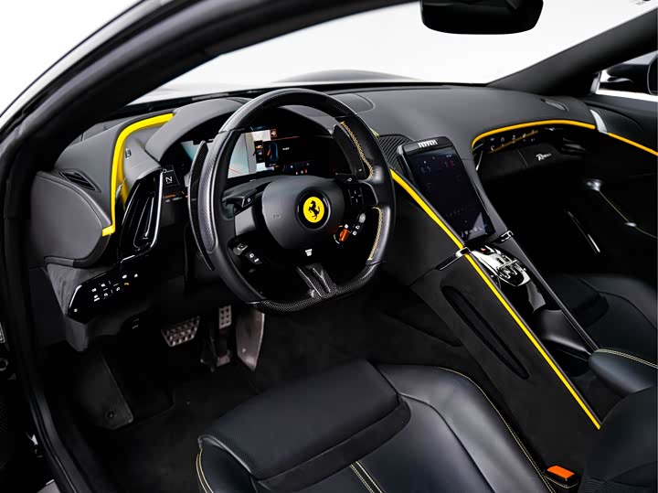 Фото 11 - Ferrari Roma