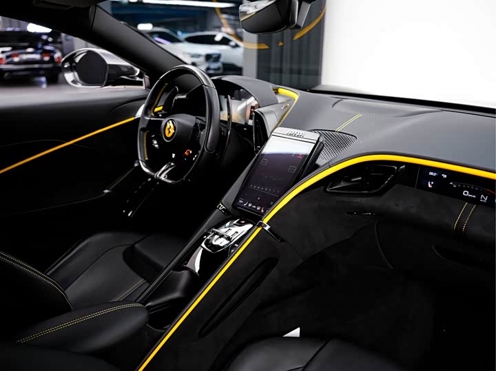 Фото 14 - Ferrari Roma