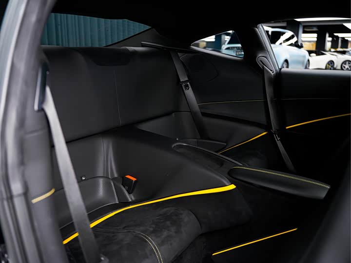 Фото 18 - Ferrari Roma