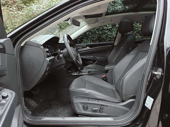 Фото 15 - Volkswagen Passat